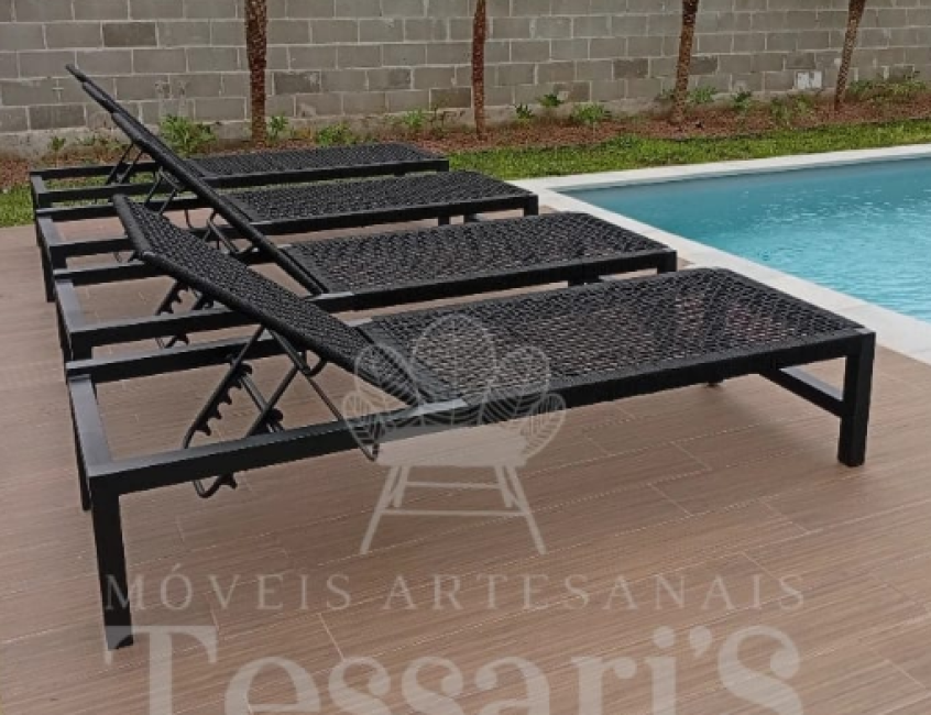 ESPREGUIÇADEIRA QUADRADA